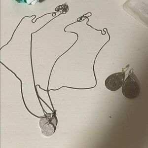 Elegant Silver Pendant Necklace and Earrings Set